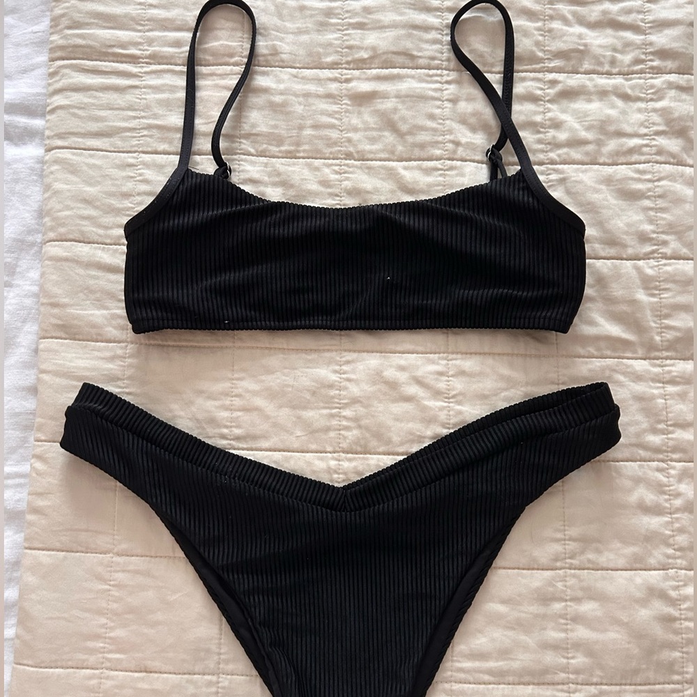 Frankie’s Bikinis - black ribbed bikini top